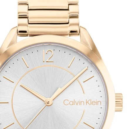 Zegarek damski Calvin Klein Essentials z różowozłotą bransoletką 25200191
