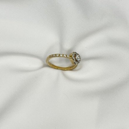 Złoty pierścionek zaręczynowy serce z cyrkoniami r.12 • Złoto 333