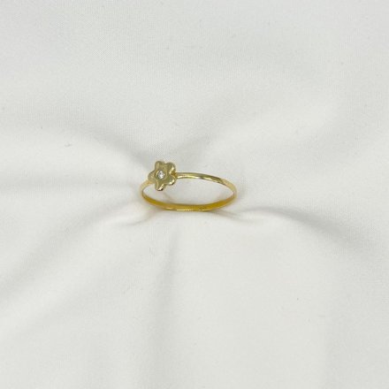 Złoty pierścionek celebrytka kwiatek z cyrkonią r.14 • Złoto 585