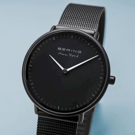 Czarny zegarek  damski Bering  MAX RENE 15730-123  z  czarną tarczą