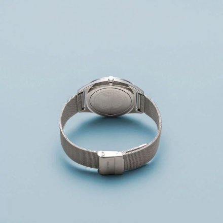 Srebrny zegarek Bering ULTRA SLIM 17140-007 z multidatownikiem