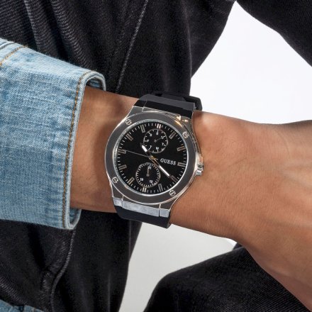 Srebrny zegarek męski Guess Jet z czarnyn paskiem GW0491G3