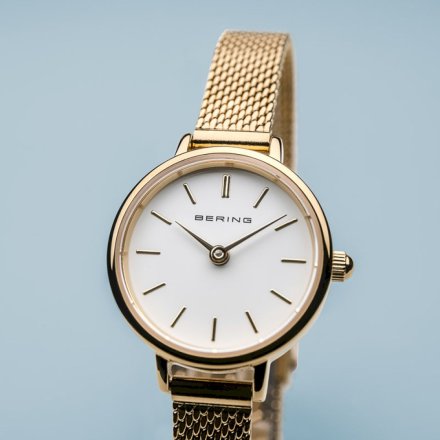 Bering Classic zegarek damski złoty na bransoletce mesh 11022-334
